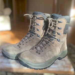 Men’s Lowa Uplander GTX Boots Size 9